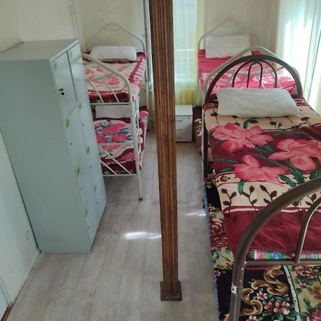 Hostel "Ormanova" Alma-Ata Buitenkant foto