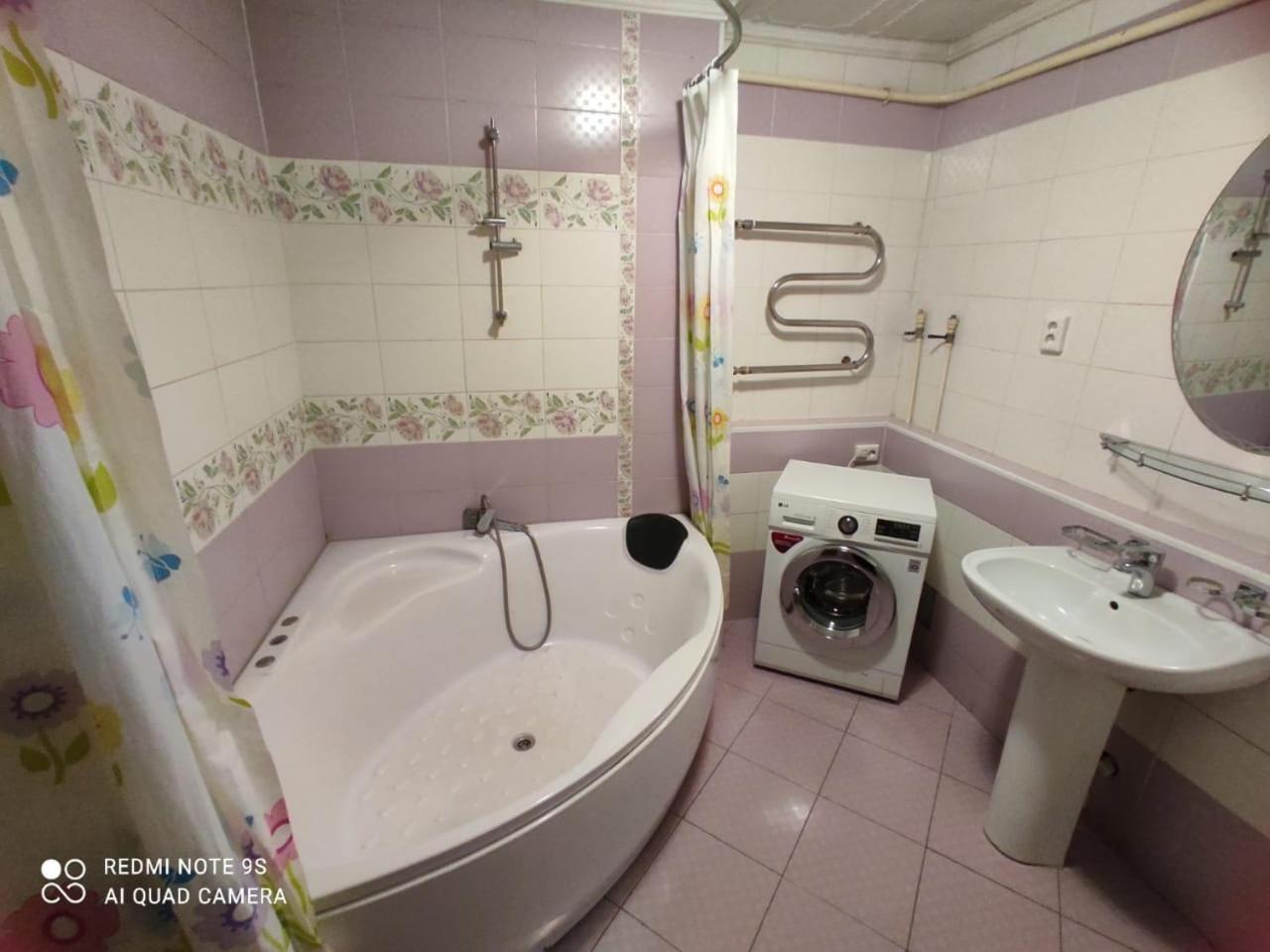 Hostel "Ormanova" Alma-Ata Buitenkant foto